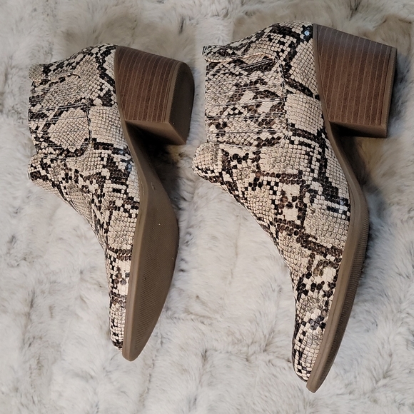 Snakeprint Booties - Picture 5 of 12